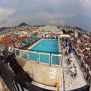 Surtel فندق كوشاداسيه