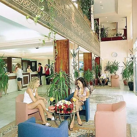 فندق Surtel كوشاداسيه