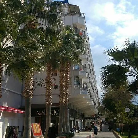 فندق Surtel كوشاداسيه