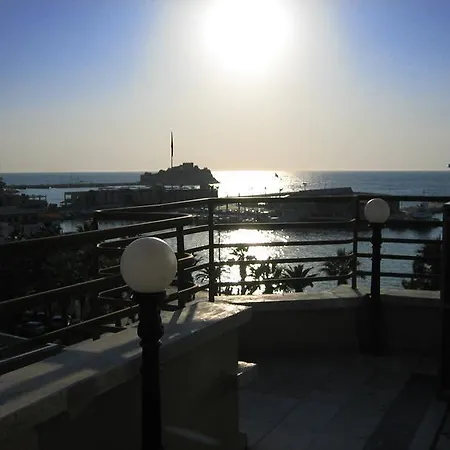 Surtel ホテル 3*