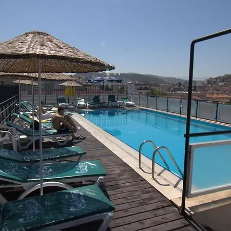 Surtel ホテル 3*