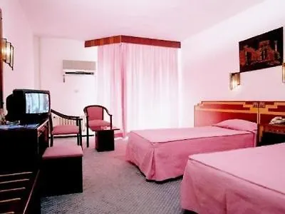 ホテル Surtel